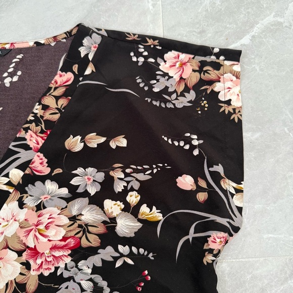 Women’s SHEIN Curve Floral Print High Low V-Neck Cap Sleeve Top Plus Size 1XL - Picture 5 of 16